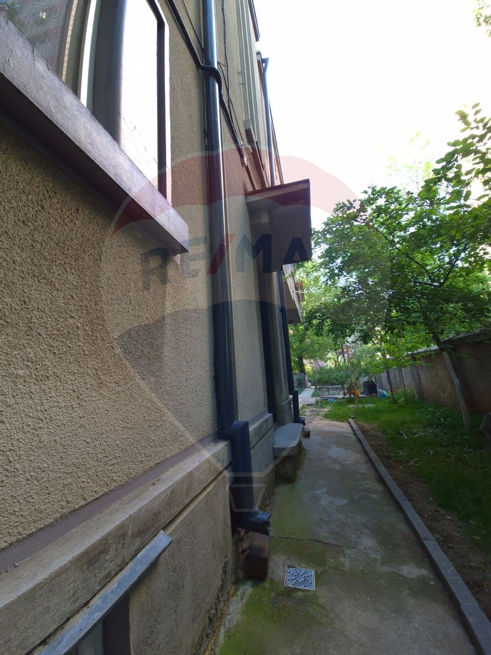 Casă / Vilă cu 11 camere de vânzare în zona Iancului