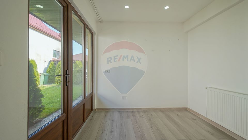 8 room House / Villa for sale, Aurel Vlaicu area