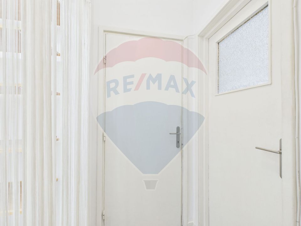 Apartament cu 2 camere de vanzare în zona Pajura