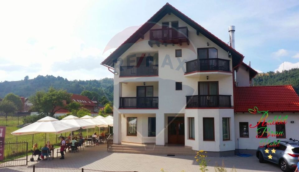 15 room Hotel / Pension for sale