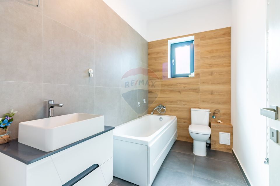 House / Villa ground floor for sale in Balotesti, all utilities