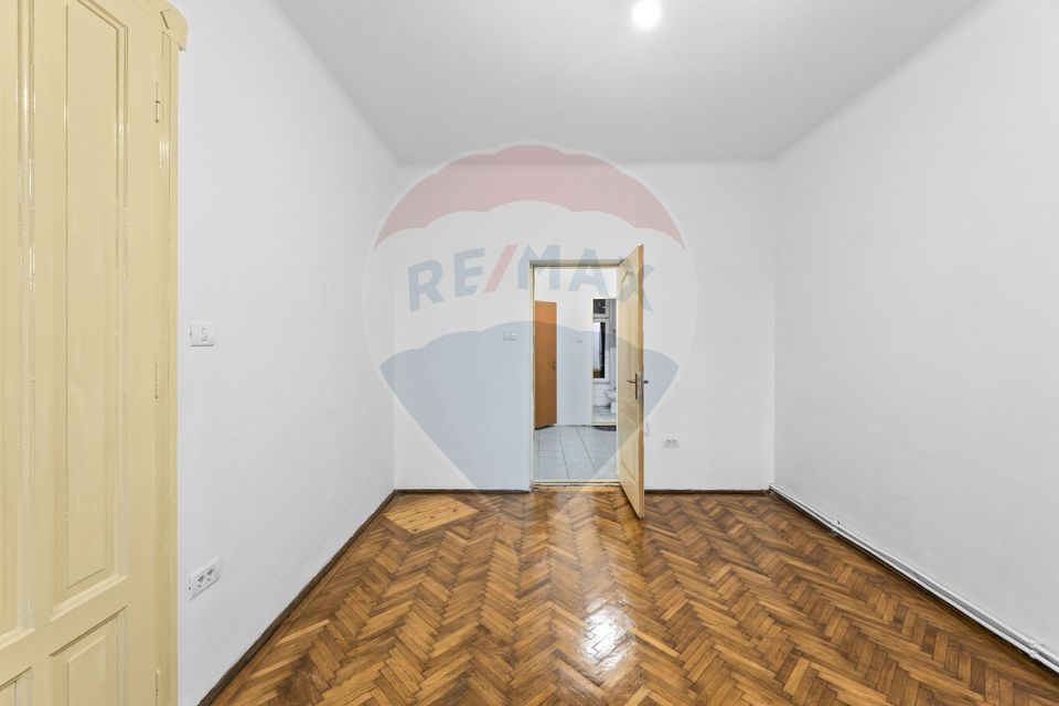 134sq.m Office Space for rent, Central area
