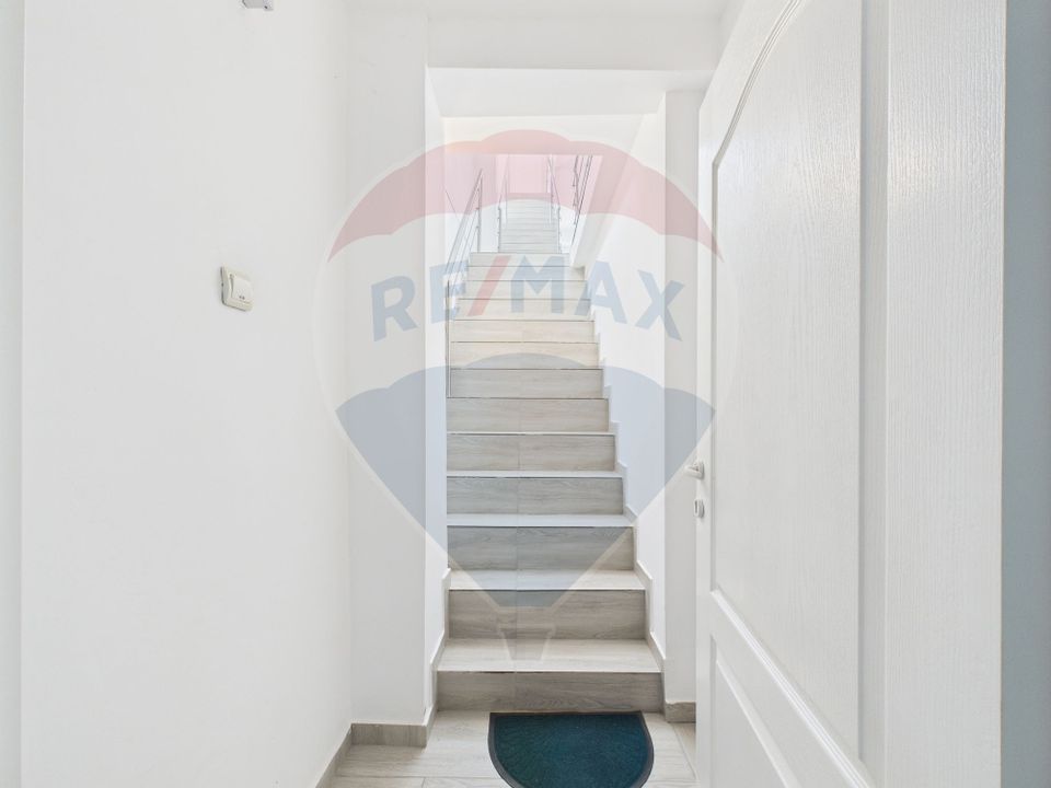 Vilă  S+P+2E  Petre Ispirescu- Sebastian, renovata complet