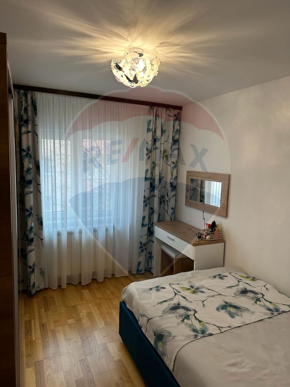 DE INCHIRIAT Apartament cu 4 camere în zona Scriitorilor