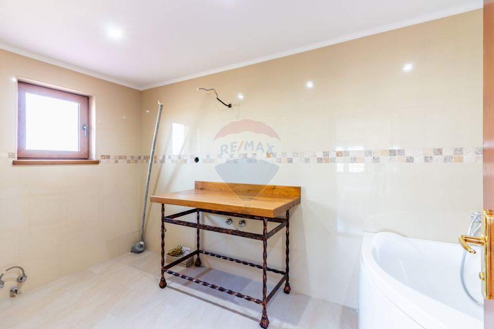 Casă finalizată, 278 mp teren 2305 mp Pleașa, Bucov, Ploiesti