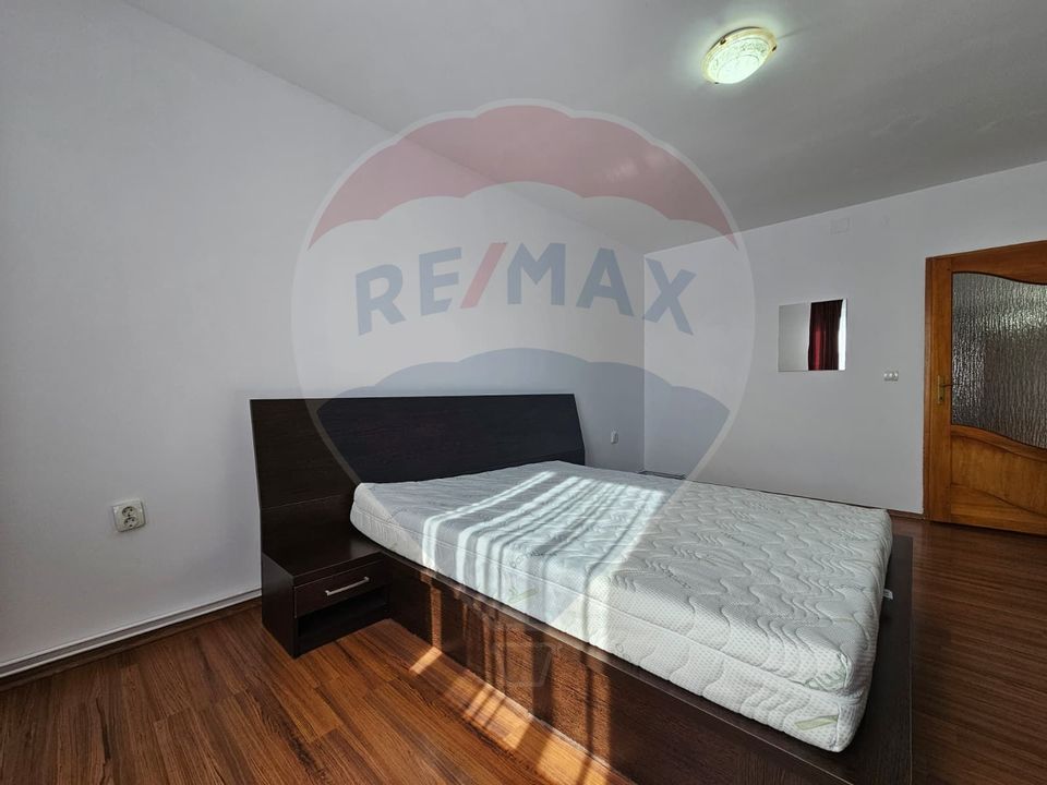 Inchiriez apartament spatios cu 4 camere, 2 bai, parcare in Gheorgheni