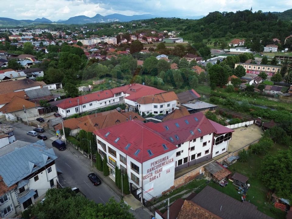 Hotel / Pension for sale 15 rooms in Campulung