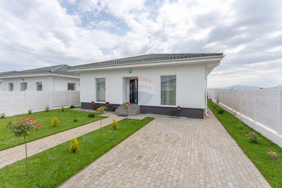 SMART villa with generous land in Proxim Residence!