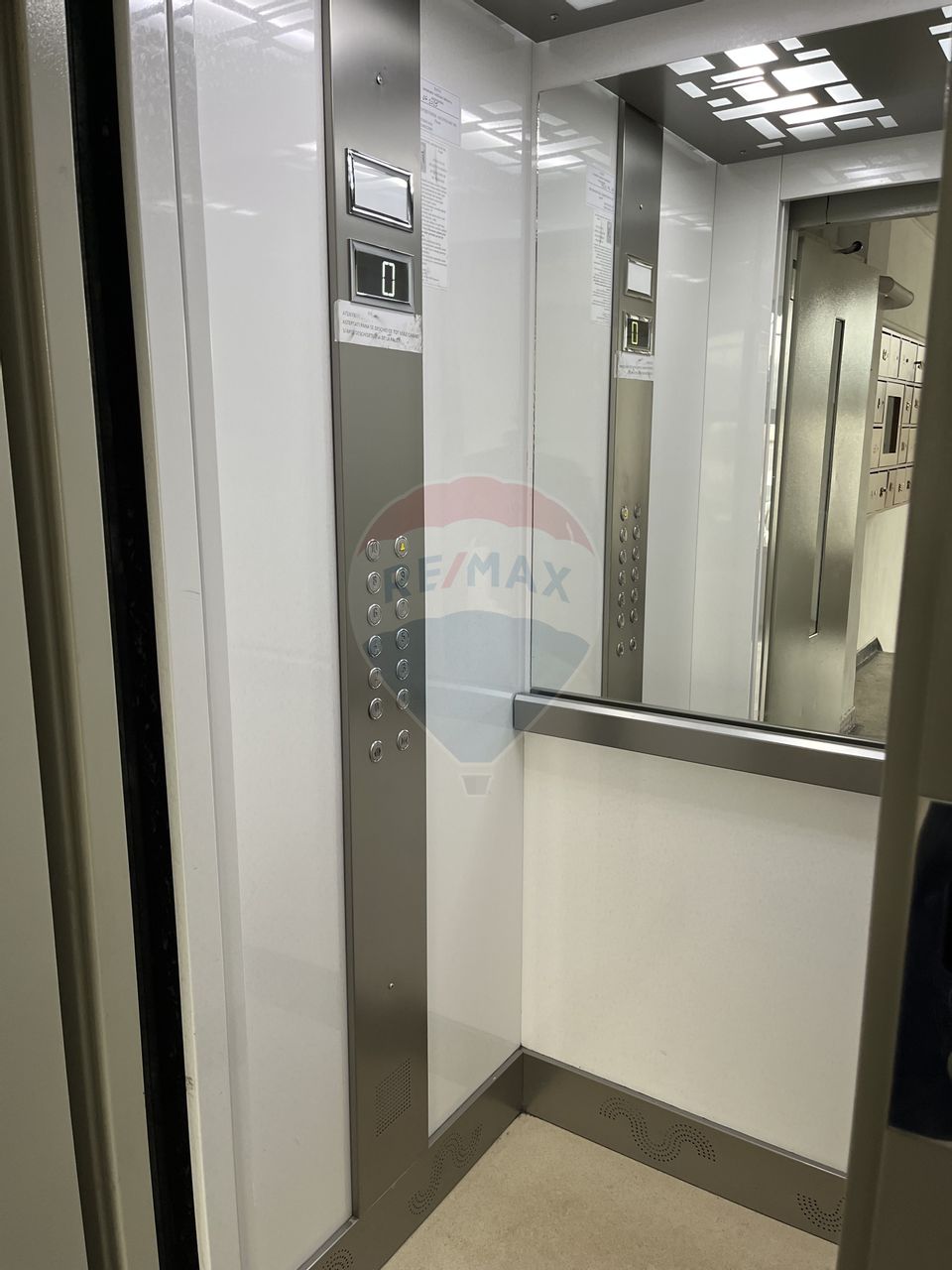 Apartament de vânzare in blocurile Turn - Câmpulung la super preț
