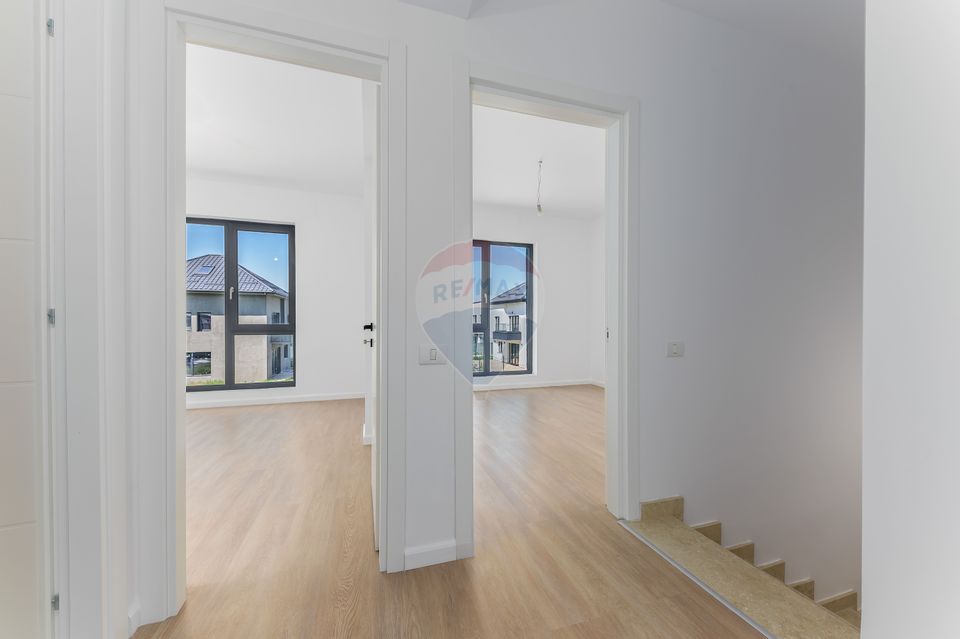 Vânzare Vilă cu 5 camere, curte si parcare de vânzare in TUNARI