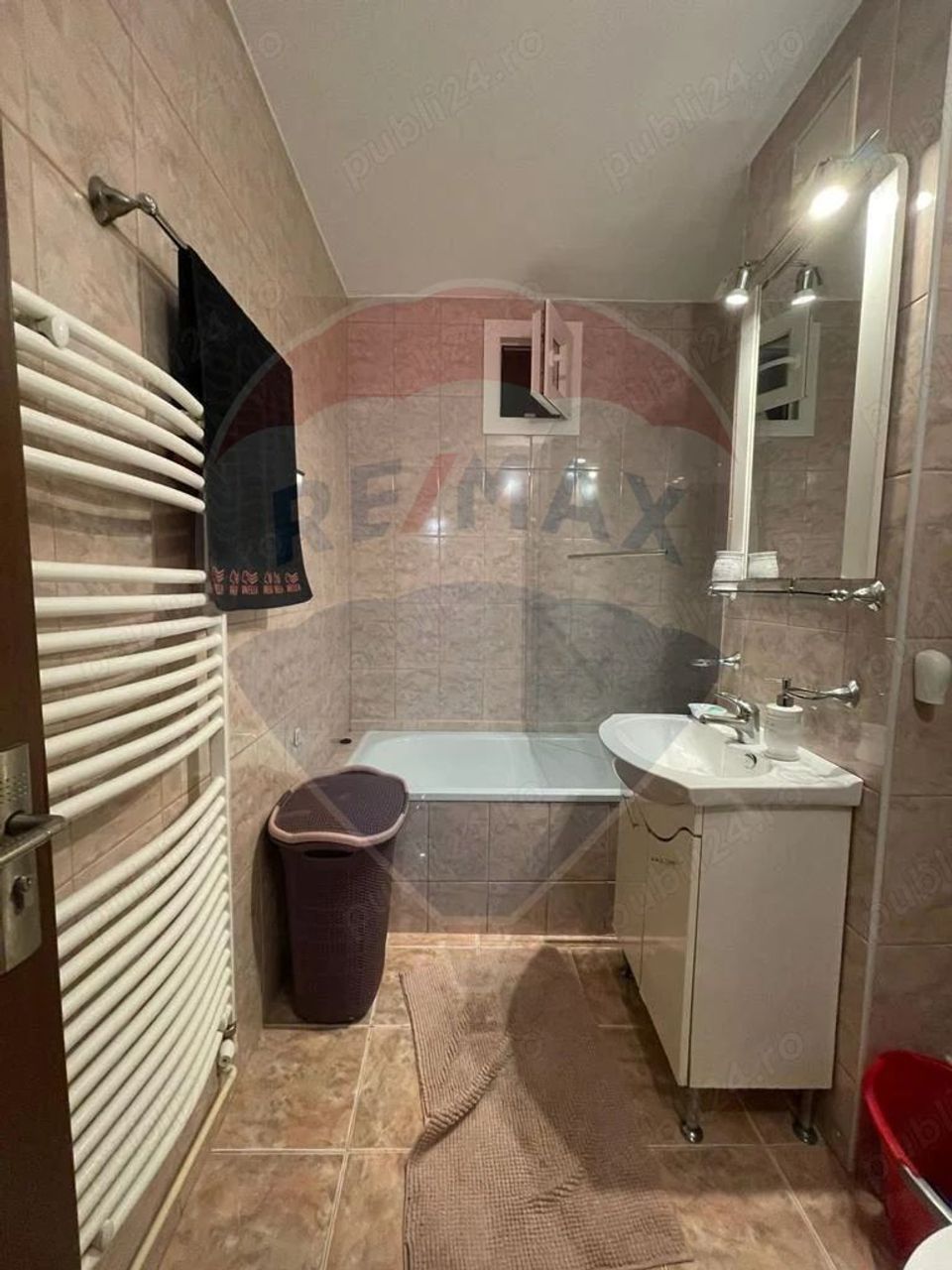 Apartament 3 camere de inchiriat