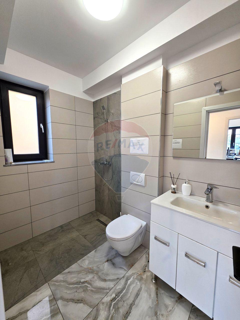 4 room House / Villa for sale, Micro 14 area