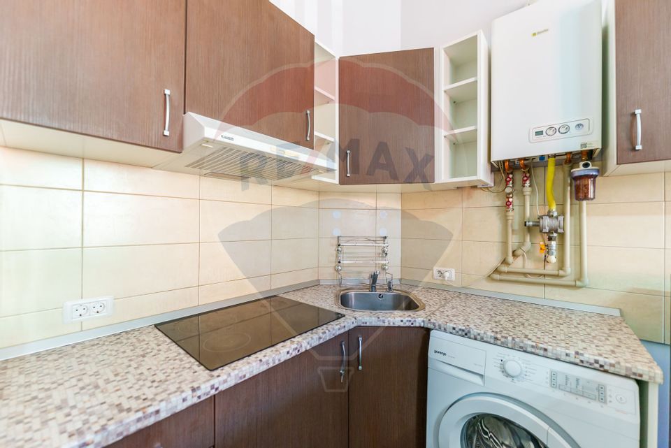 Apartament modern 2 camere + curte de închiriat Ultracentral