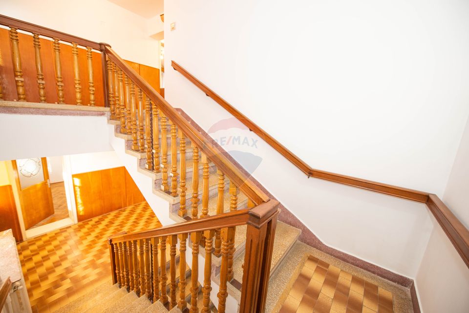 Casa individuala cu 7 camere, de vanzare 250 mp utili,  Buzau