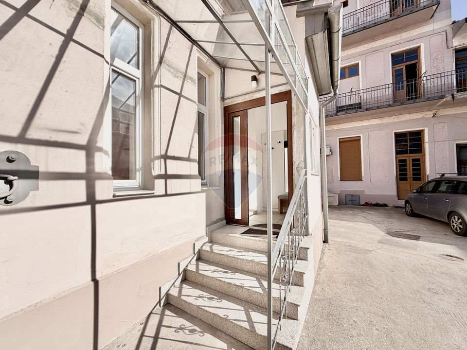 Apartament cu 2 camere de închiriat în zona Ultracentral