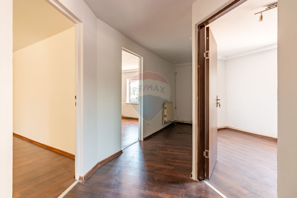 Casă / Vilă în zona Calea Calarasilor, ideal investitie, 6xparcare