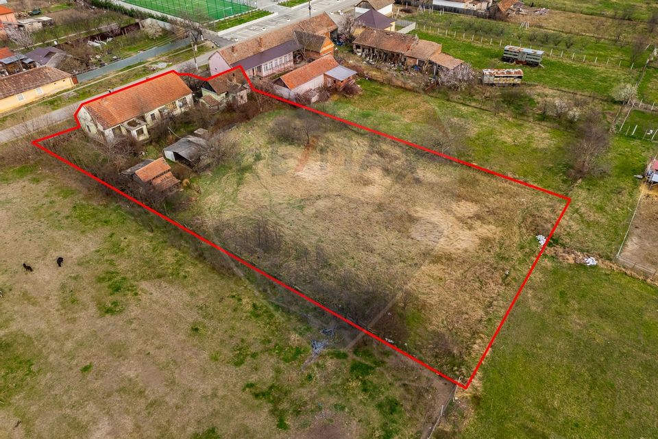 Teren + casa cu potential in centrul loc. Galsa, fs- 30m