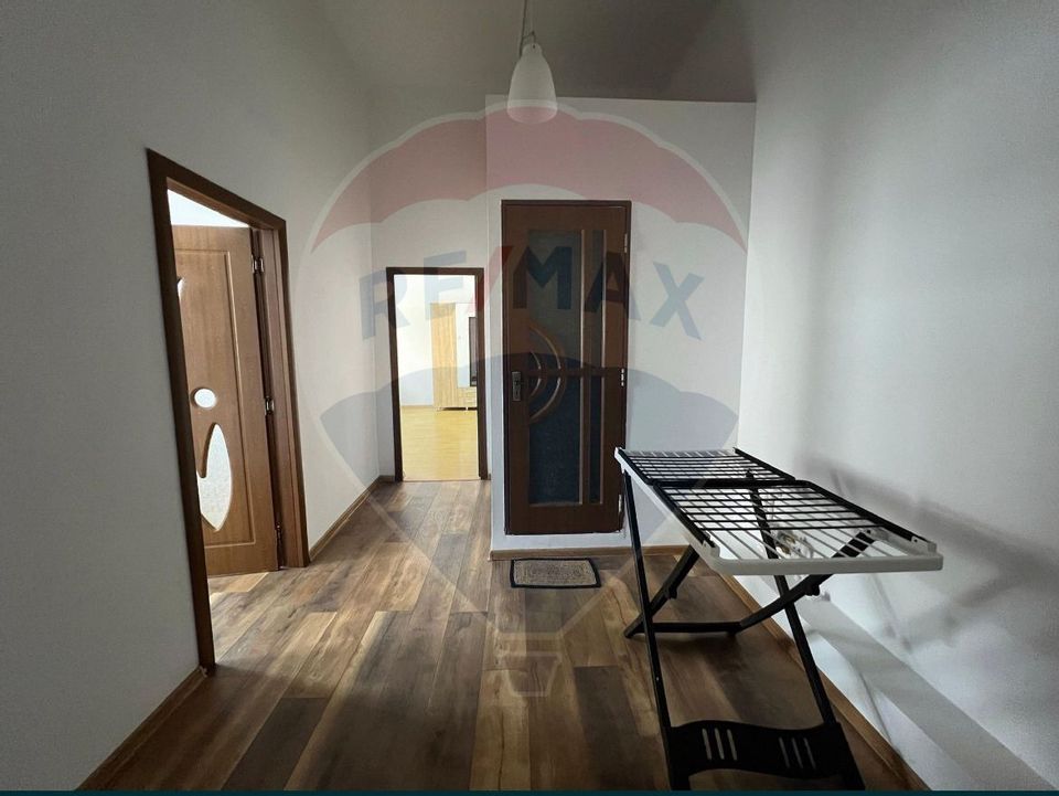 Apartament cu 2 camere de închiriat în zona Ultracentral