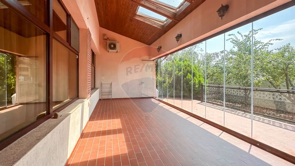 Vila cu doua unitati locative de inchiriat în zona de Nord / Sisesti