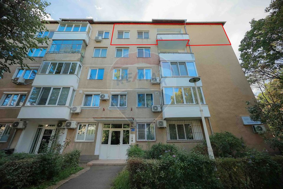 De vânzare, apartament cu 3 camere, zona Rogerius