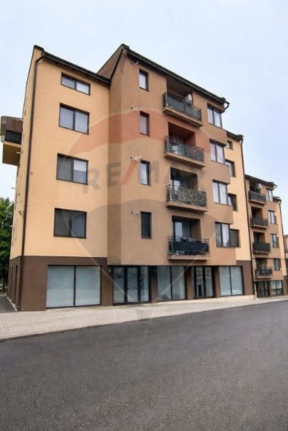 Spațiu comercial de vanzare in Floresti