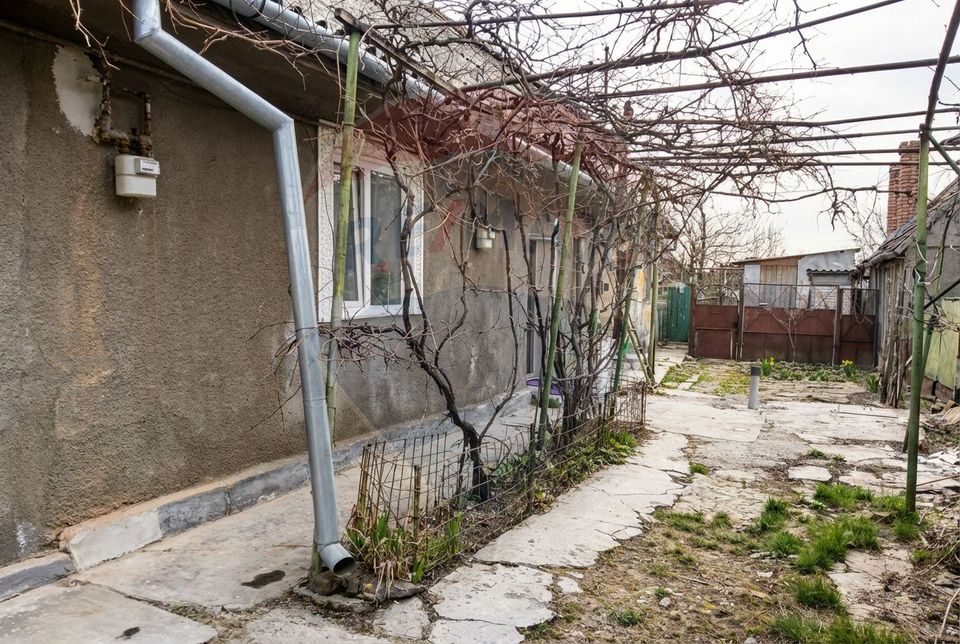 Apartament cu 2 camere in curte comuna - str. Ana Ipatescu