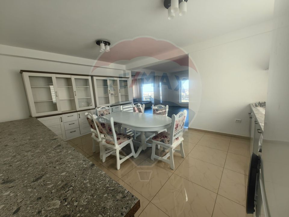 Casă tip duplex 4 camere de inchiriat