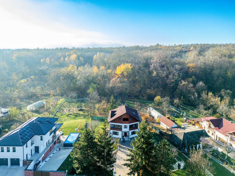 Casă 5 camere + demisol, teren 1560 mp / Filipestii de Padure