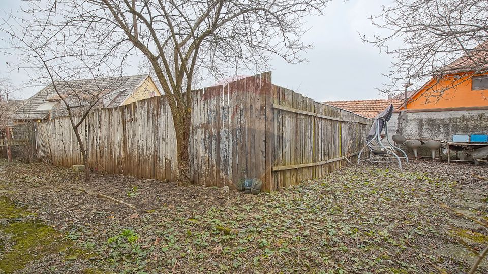 Comision 0% | Garsonieră la casă, curte comună– Matei Basarab