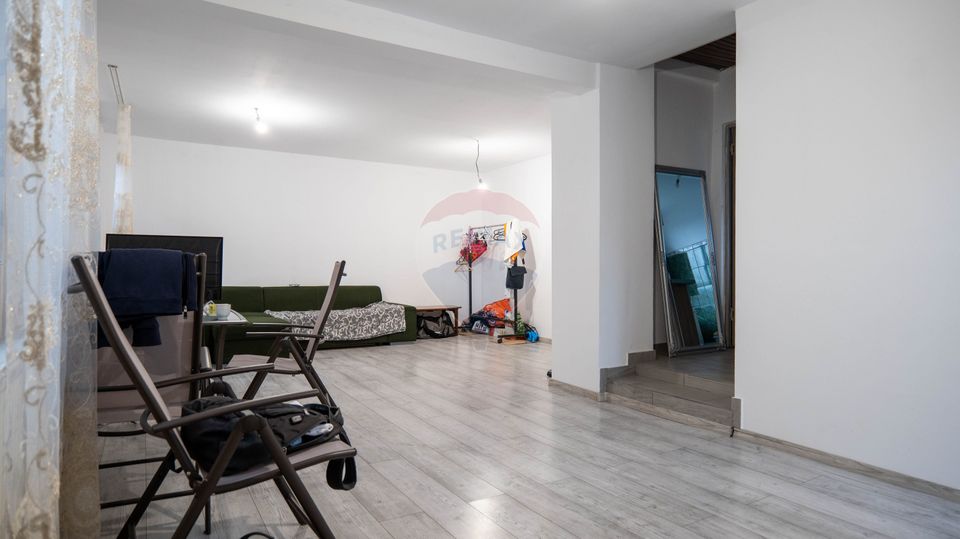 4 room House / Villa for sale, Periferie area