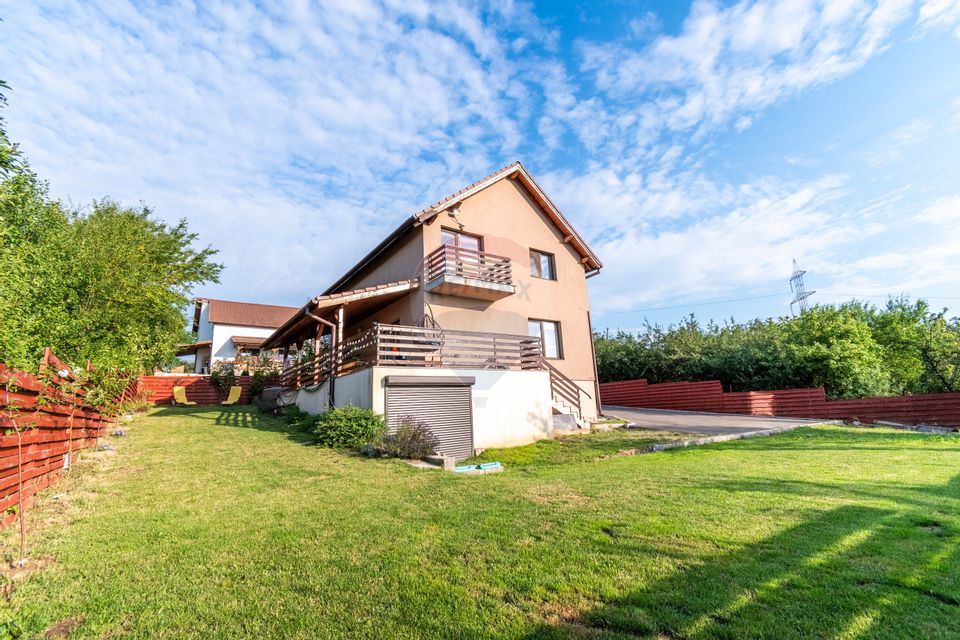 Casa de vanzare, Jucu de Sus teren 811mp, 4 Camere, 2 Bai, Priveliște