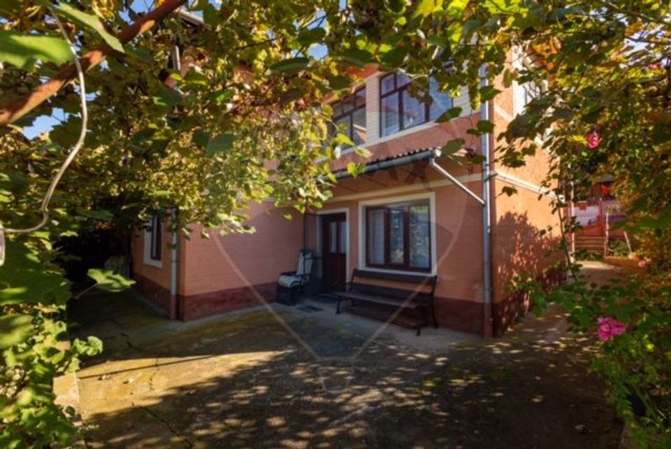 5 room House / Villa for sale, Central area