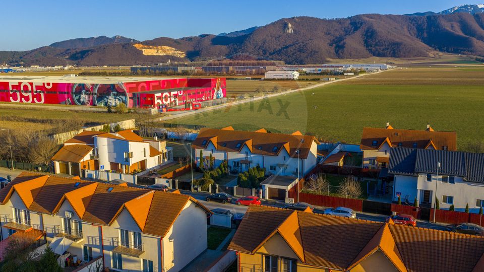 Casă / Vilă cu 4 camere de vânzare în zona Central