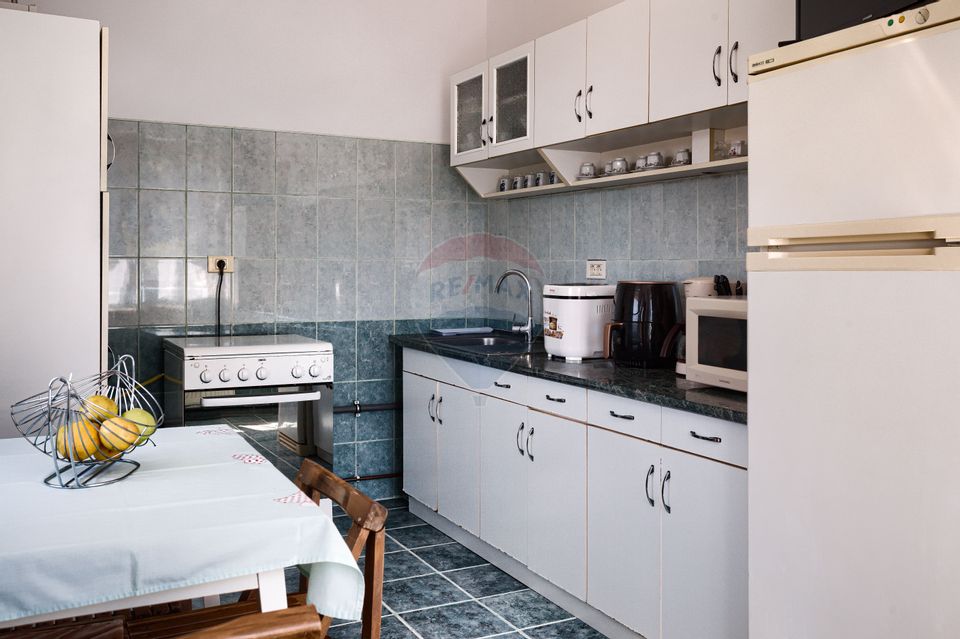 Casă cochetă de vânzare, teren 954 mp, posibil parcelare, în Subcetate