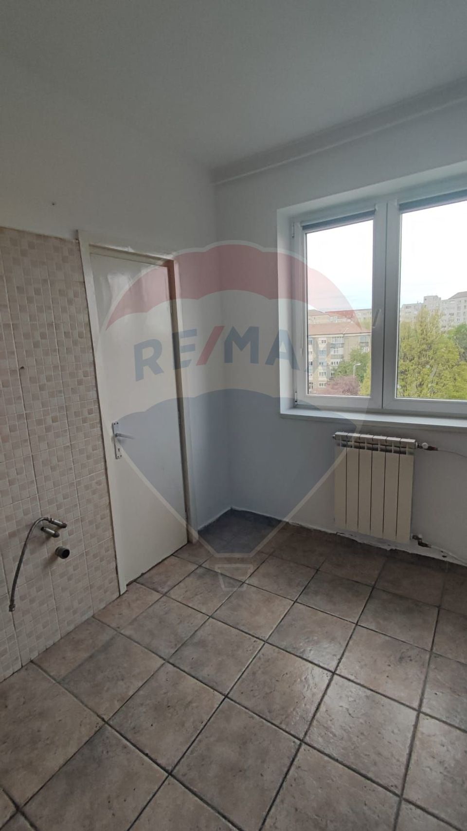 Apartament 3 camere de vanzare Bdul. Dacia vis-a-vis Scoala Dacia