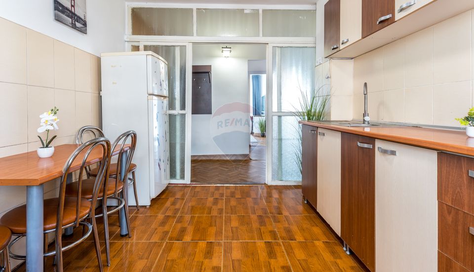 3 room Apartment for sale, Intre Lacuri area