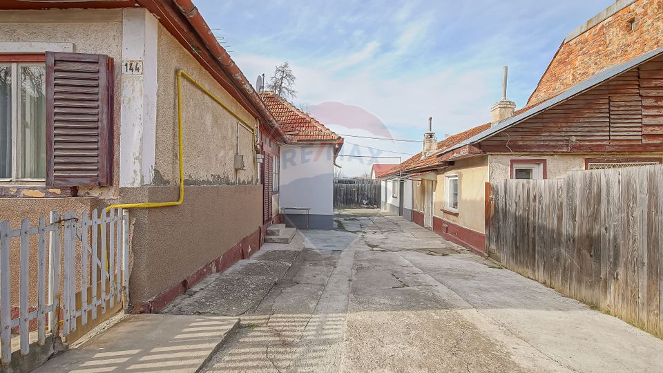 Casă cu două corpuri+teren 230 mp De Vanzare, Strada Carierei, Brașov