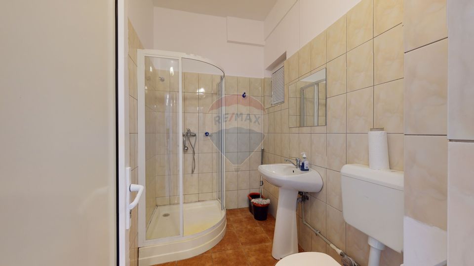 Inchiriez Apartament 4 camere in Piata Romana