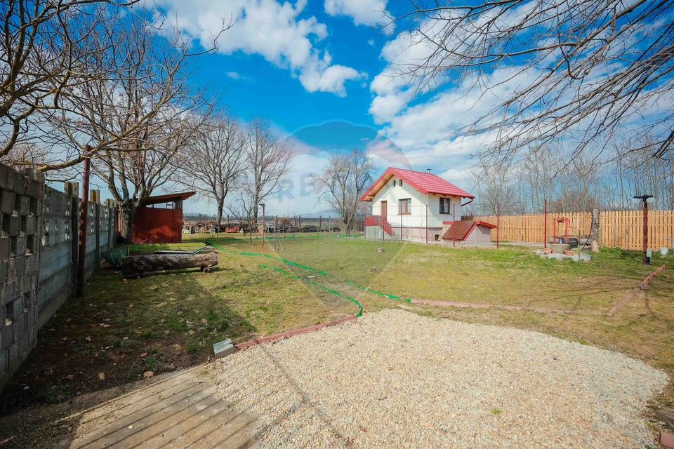 Casă de vânzare, tip duplex, teren 889 mp, în Păușa, comuna Nojorid