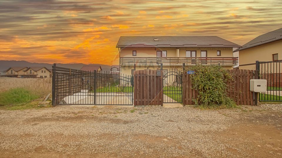 COMISION 0% | Casă tip duplex de vânzare | 5 camere | Cartier Izvor |