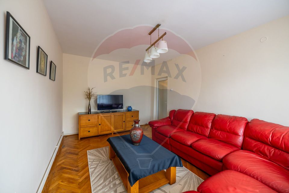 Apartament 3 camere de închiriat în zona Ultracentral