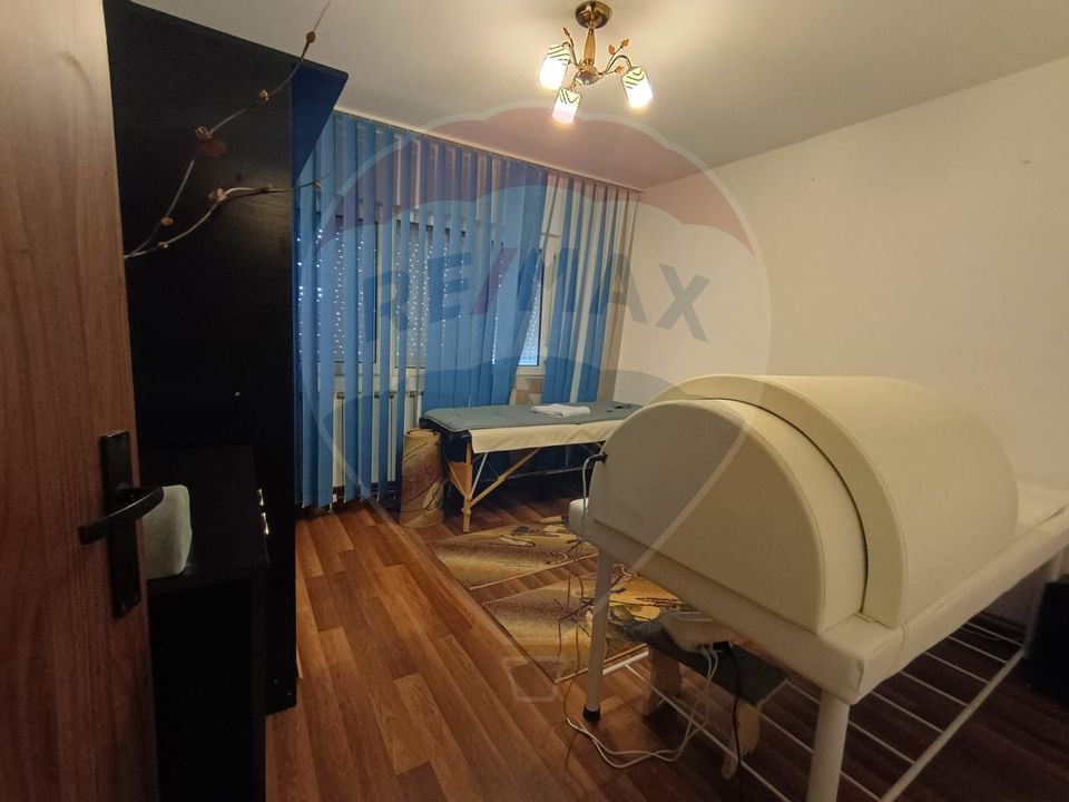 Apartament cu 2 camere  decomandat zona 300