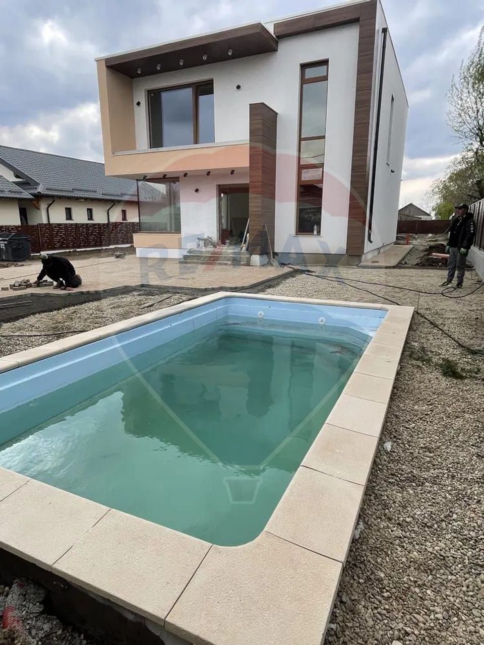 Vilă superba cu 4 camere si piscina de vânzare in Corbeanca, Ostratu