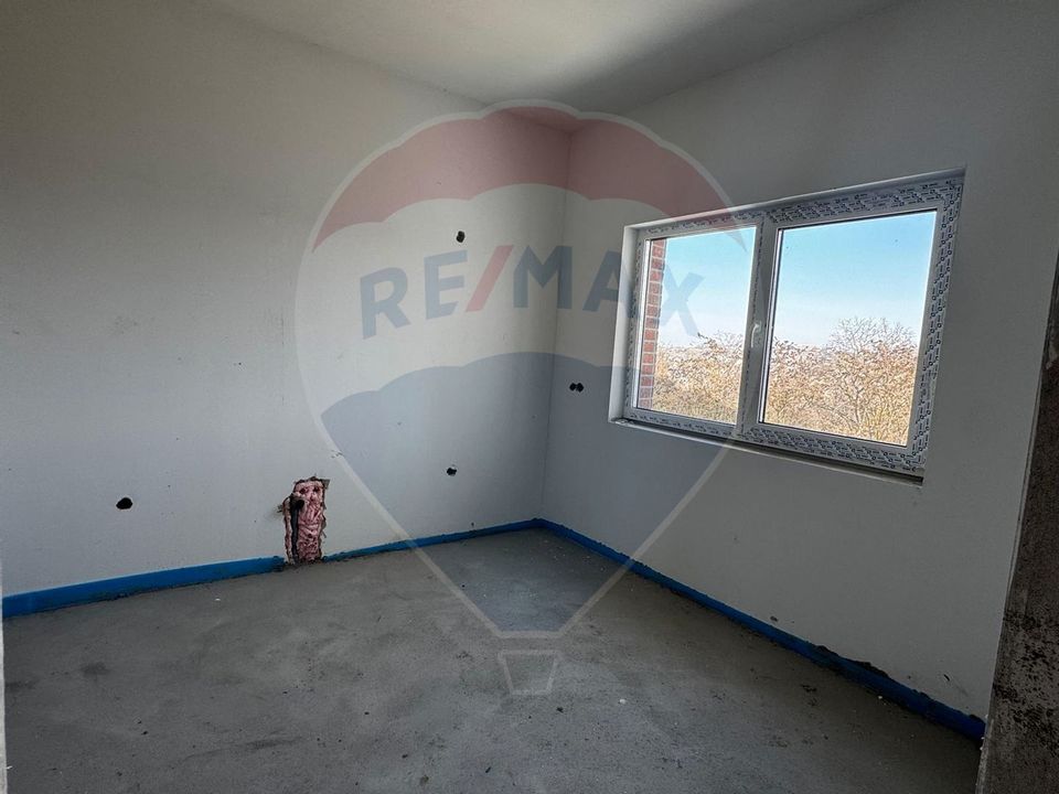 Vând Casă, in Borhanci