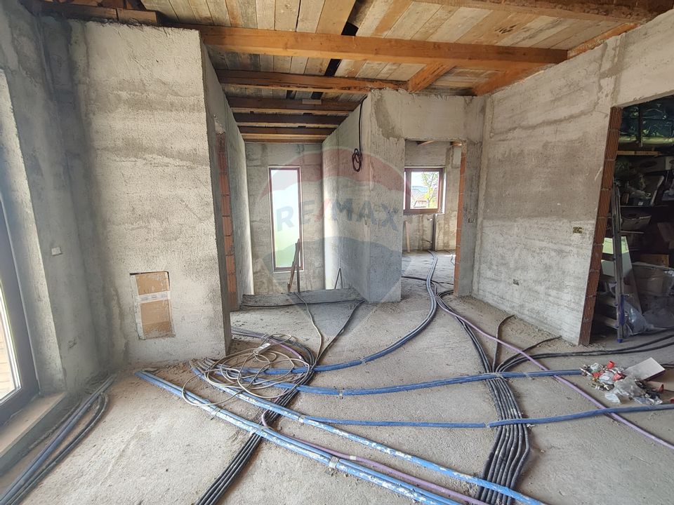 DE VÂNZARE – Casă cu etaj, Tămaia, Maramureș – aproape de Someș