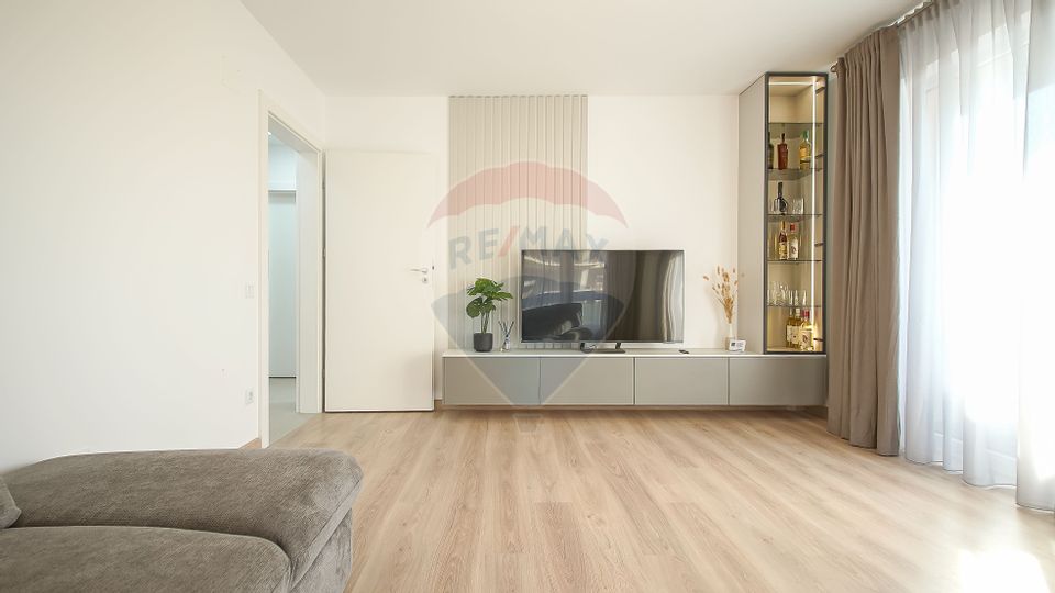 2 room Apartment for rent, Tractorul area