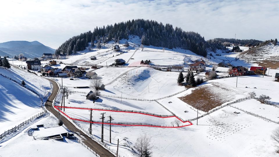 Land 1,380sqm Fundata / Strada Principala