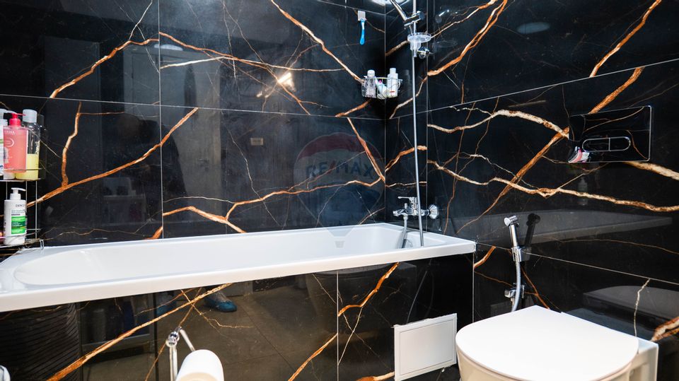 Inchiriere apartament 2 camere MTM SKY, Parcare/Gradina Privata