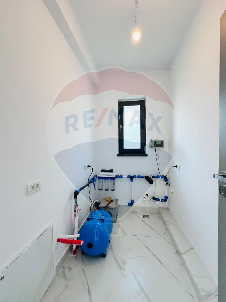 Casa noua, individuala, stil american - Crevedia