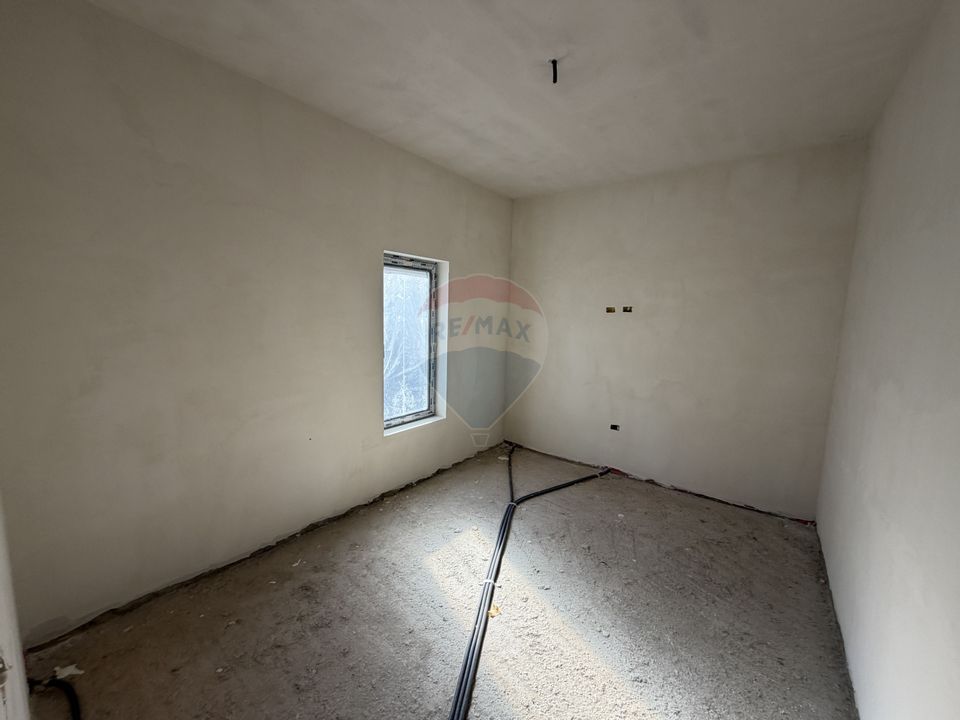 Casă cu 4 camere Campineanca